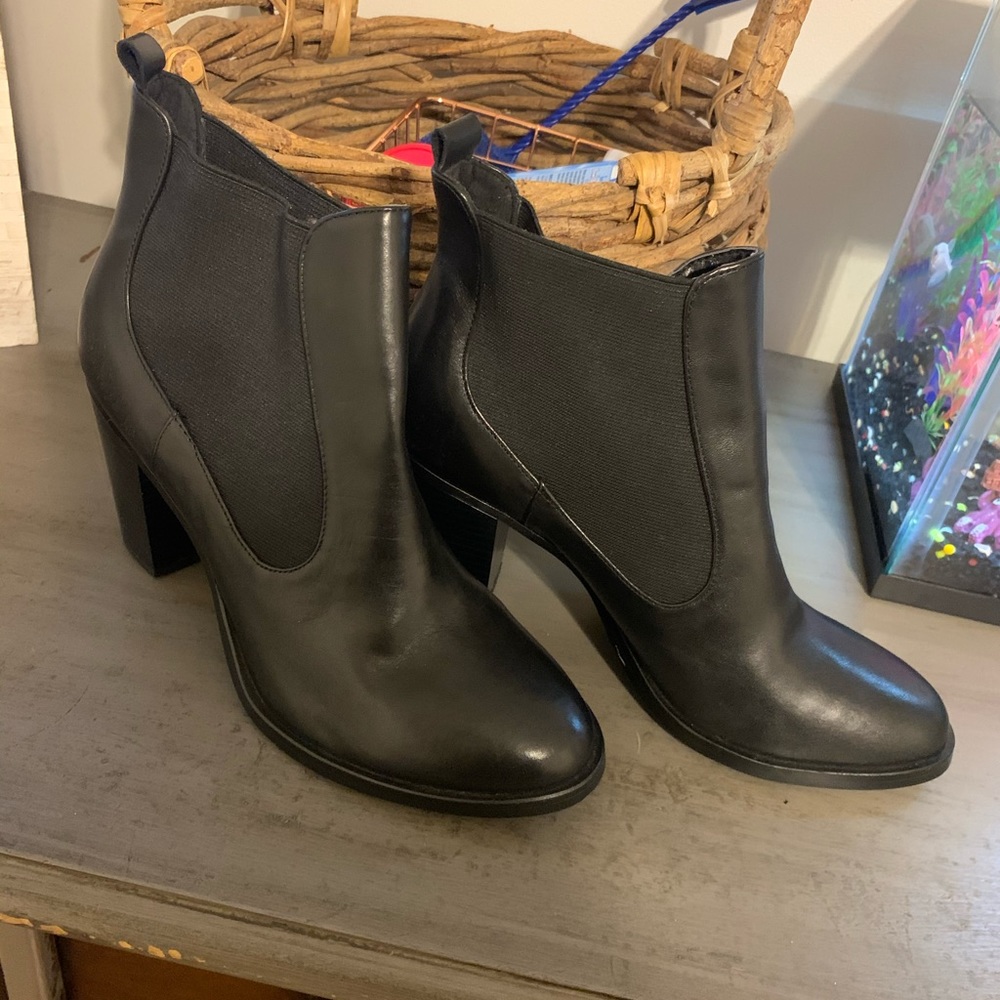 Heeled Black Ankle Bootie